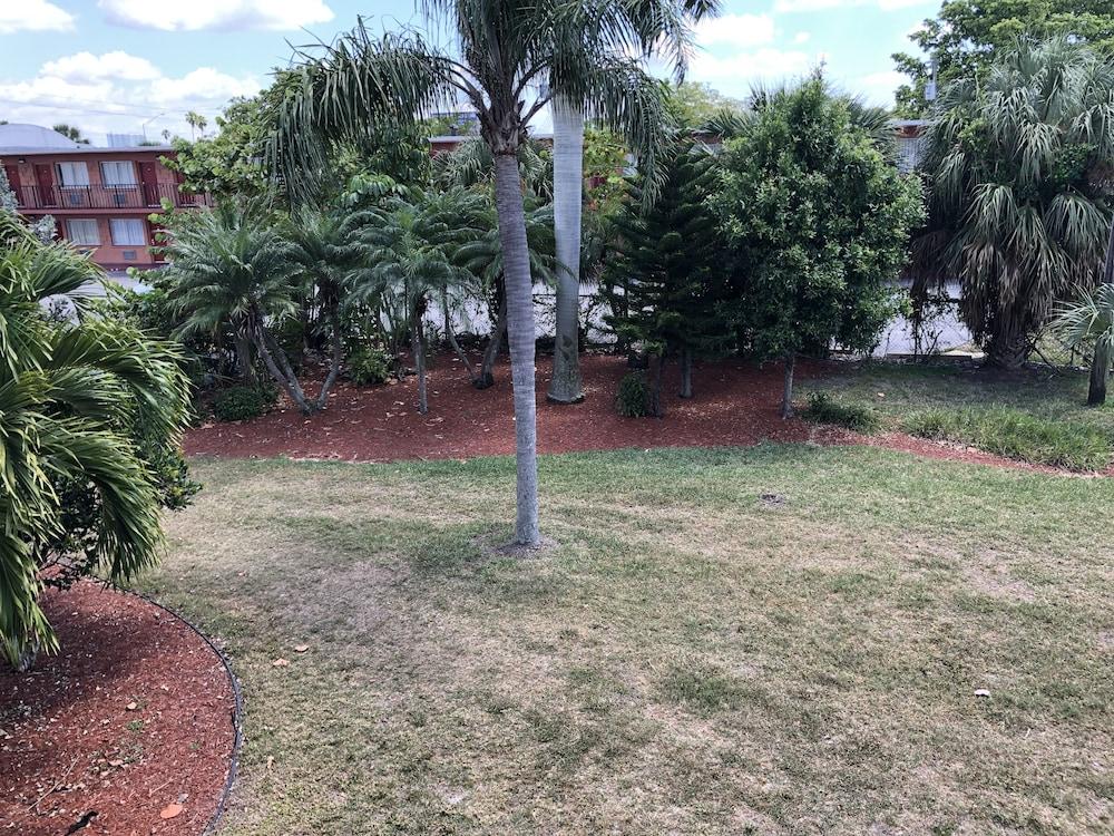 Travelodge By Wyndham Fort Myers North North Fort Myers Buitenkant foto
