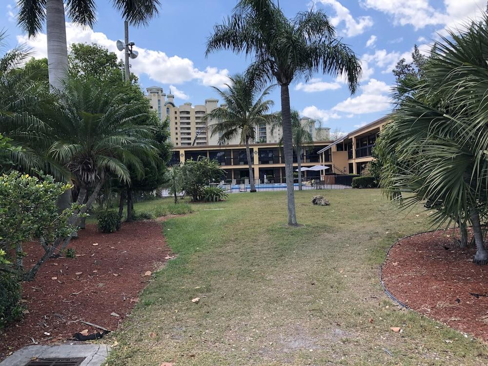 Travelodge By Wyndham Fort Myers North North Fort Myers Buitenkant foto